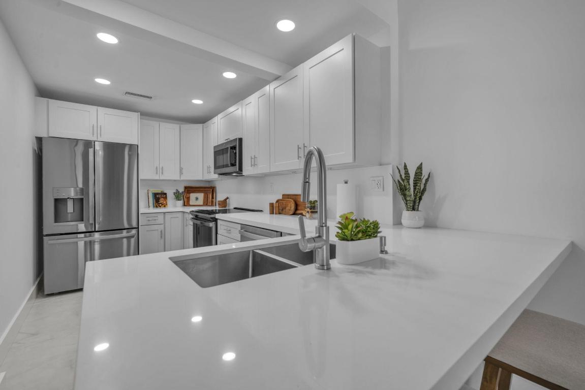 VICTORIA PARK CORR AMEN PLAT - Residential