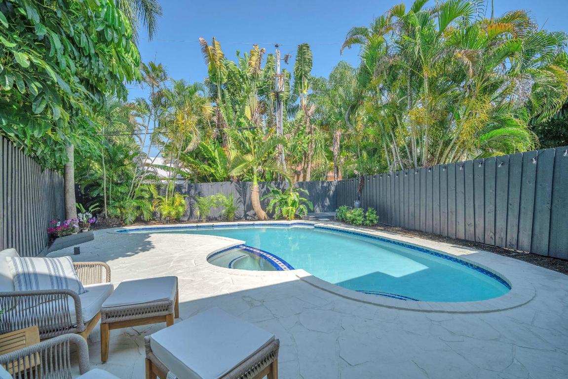 VICTORIA PARK CORR AMEN PLAT - Residential