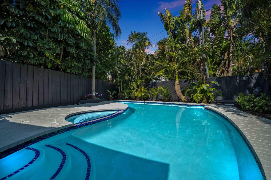 VICTORIA PARK CORR AMEN PLAT - Residential