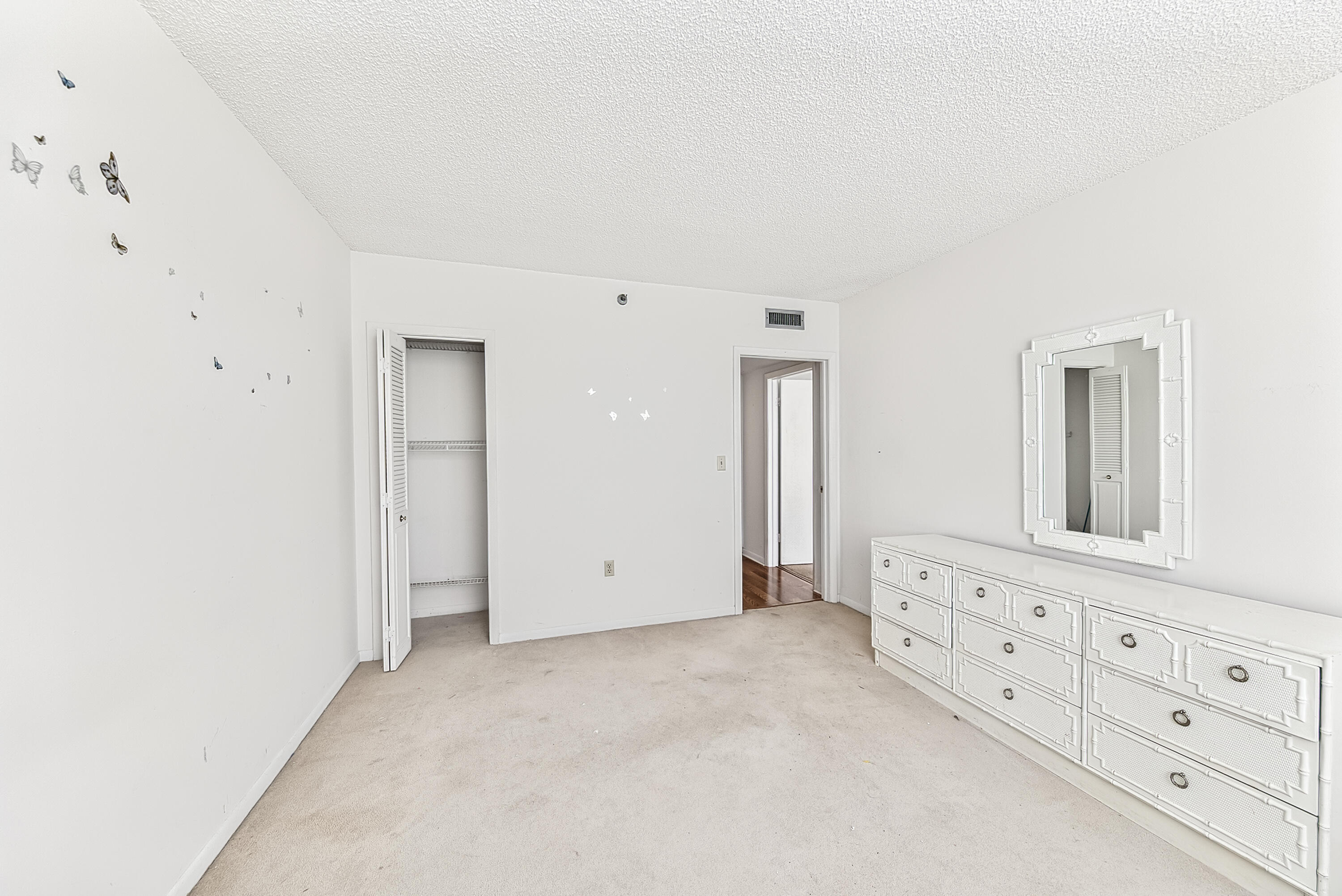 HILLCREST EAST NO 27 CONDO - Residential