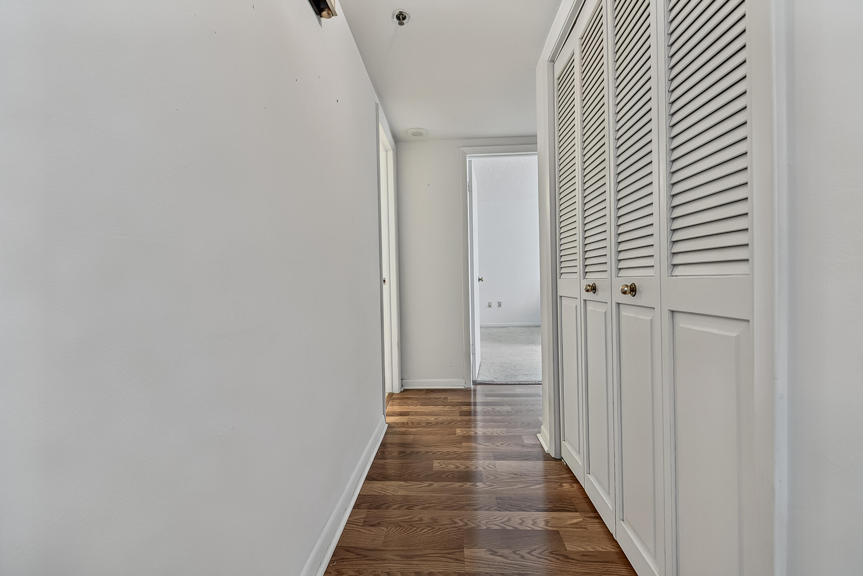 HILLCREST EAST NO 27 CONDO - Residential