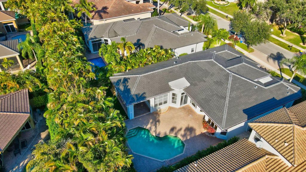 Photo of 16395 Via Venetia W, Delray Beach, FL 33484 (MLS # R11041834)