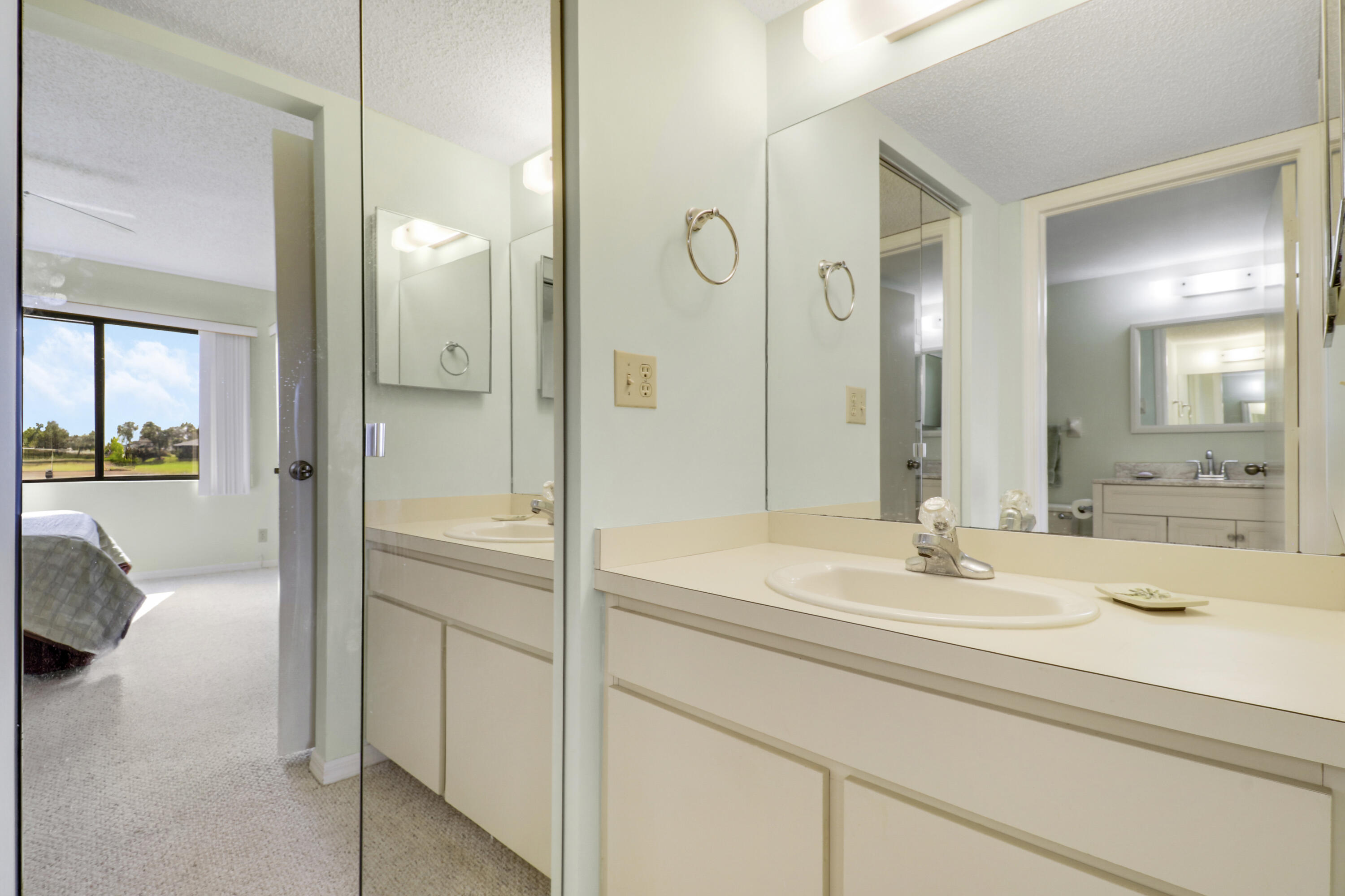 WILLIAMSBURG AT HERITAGE RIDGE CONDO - Residential