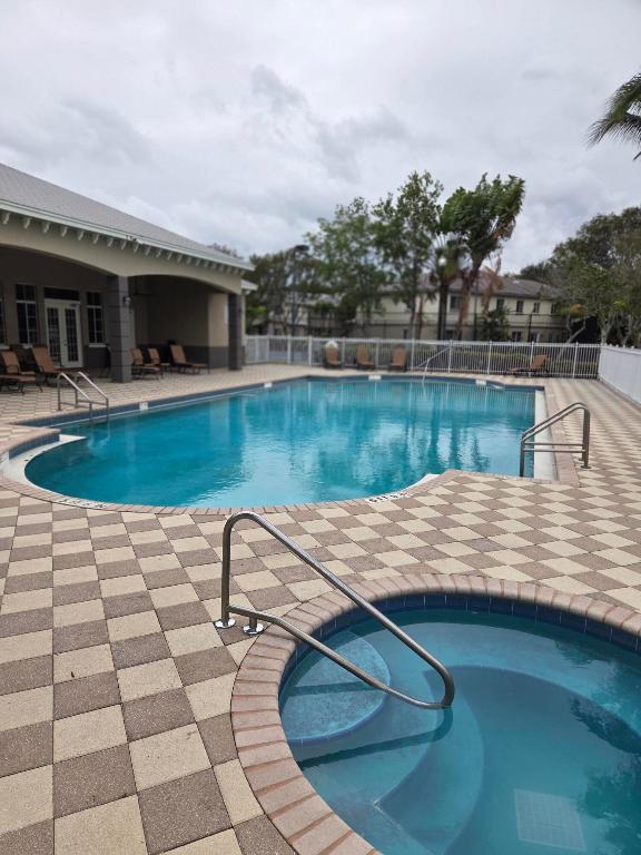 MARSH HARBOUR - Residential