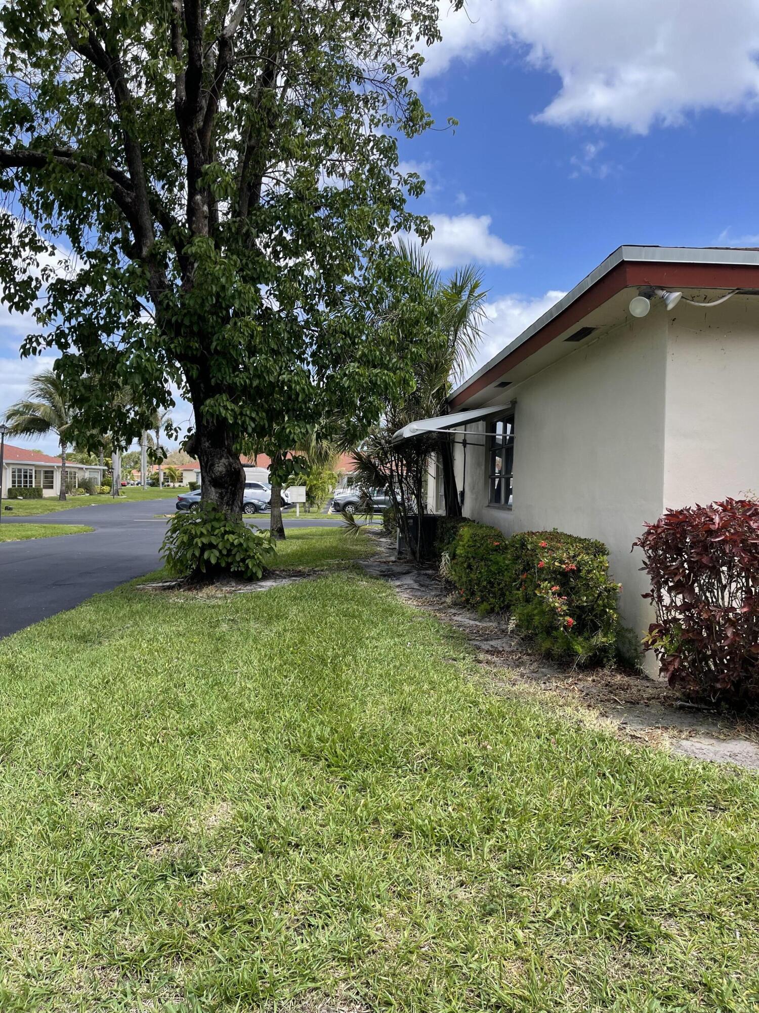HIGH POINT OF DELRAY SEC 7 CONDO - Residential
