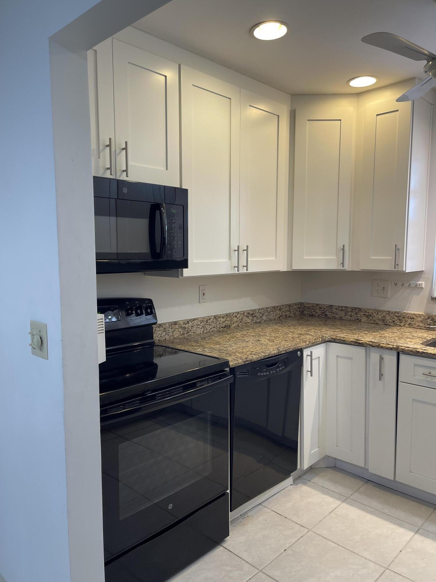 HIGH POINT OF DELRAY SEC 7 CONDO - Residential