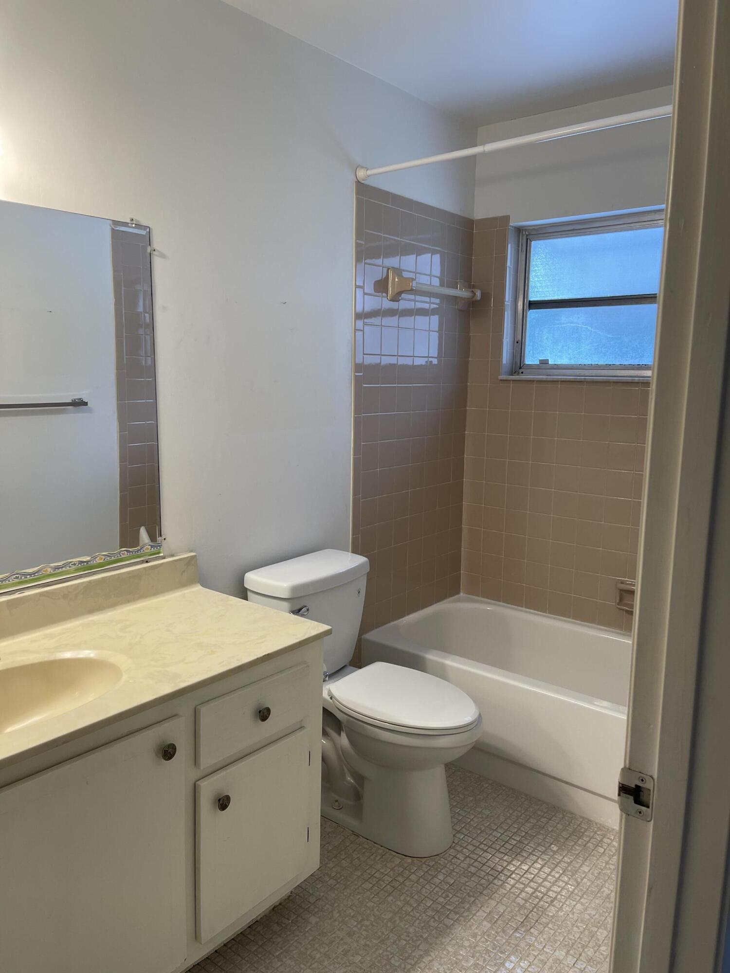 HIGH POINT OF DELRAY SEC 7 CONDO - Residential