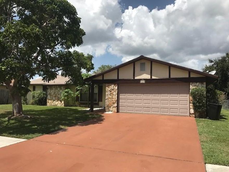 Nice single family home with beautiful oversized patio and large fenced yard, gorgeous view and spacious living areas. Great schools!