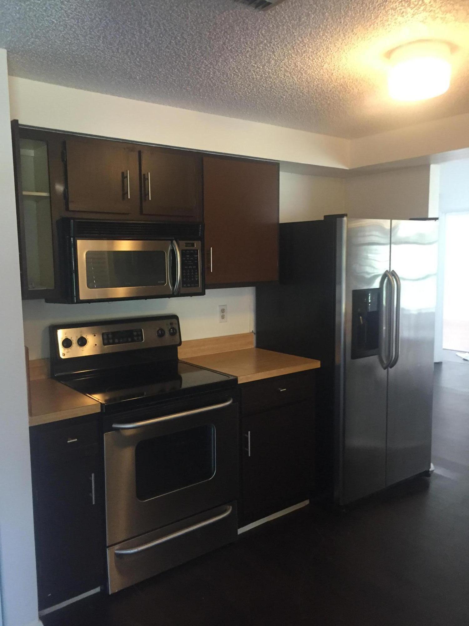 LE CHALET - Residential Lease