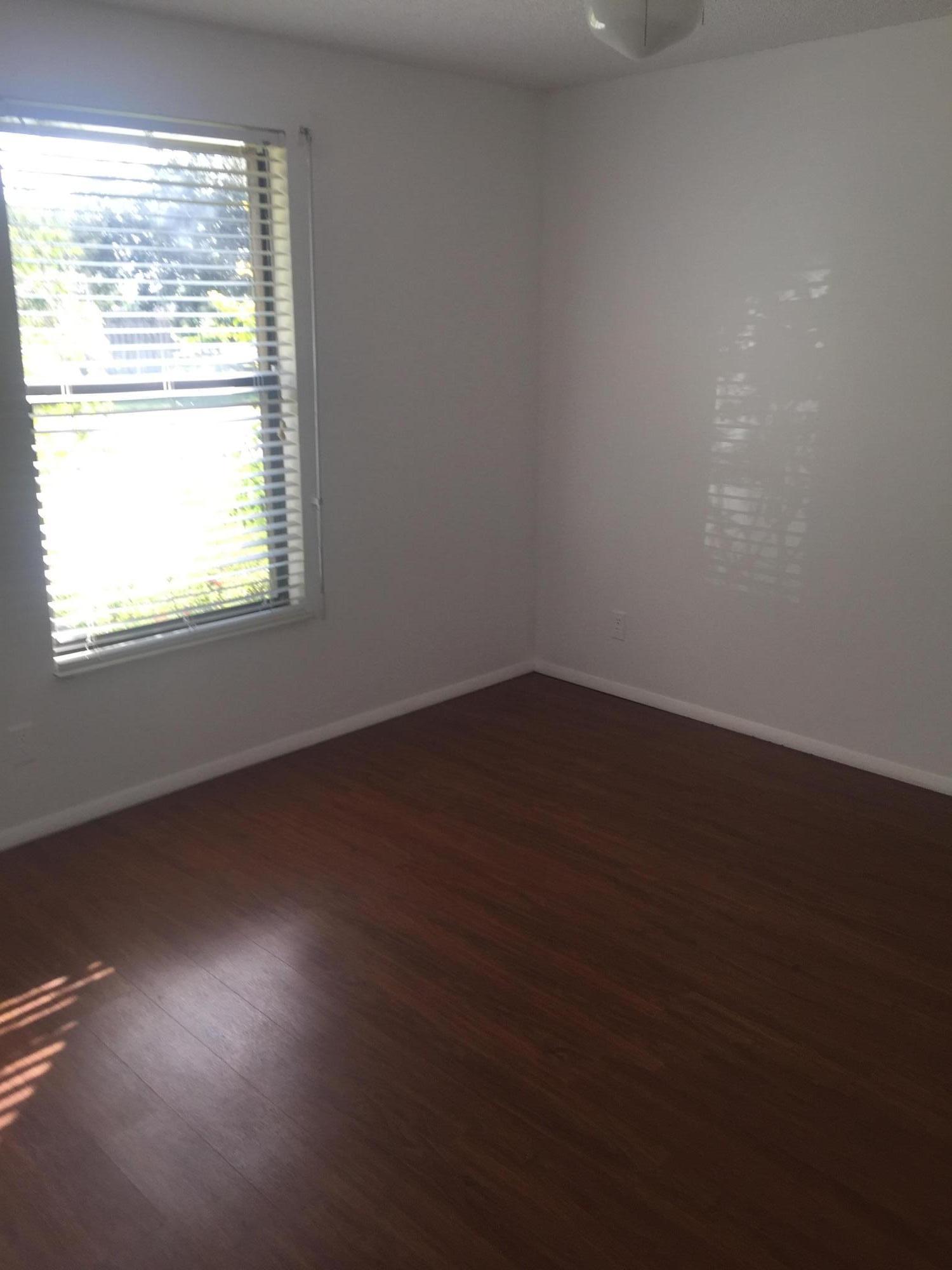 LE CHALET - Residential Lease