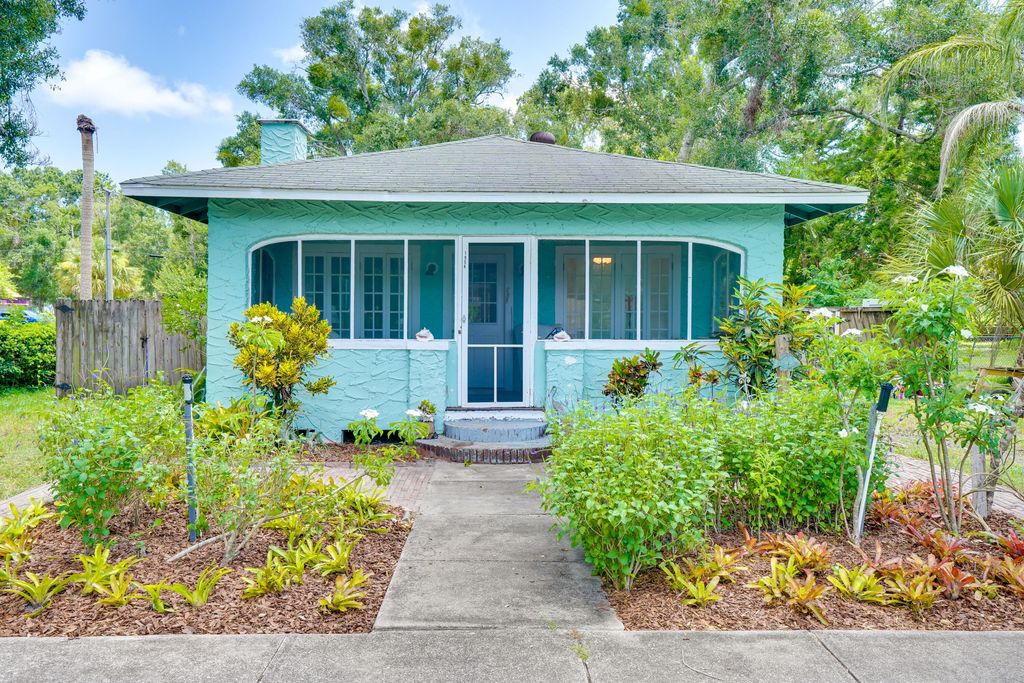Photo of 1954 42nd Avenue, Vero Beach, FL 32960 (MLS # R11113802)