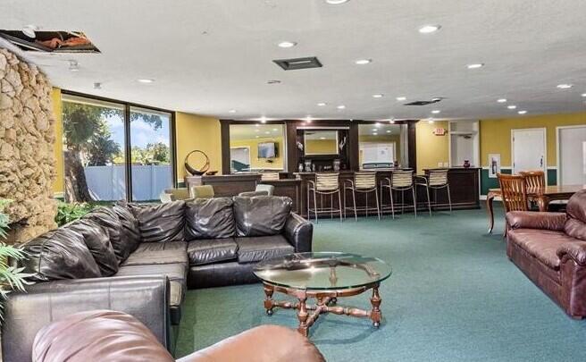 ROYAL PARK CONDO - Residential