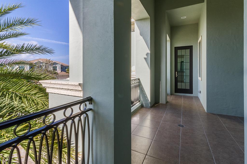 SEVEN BRIDGES - Residential