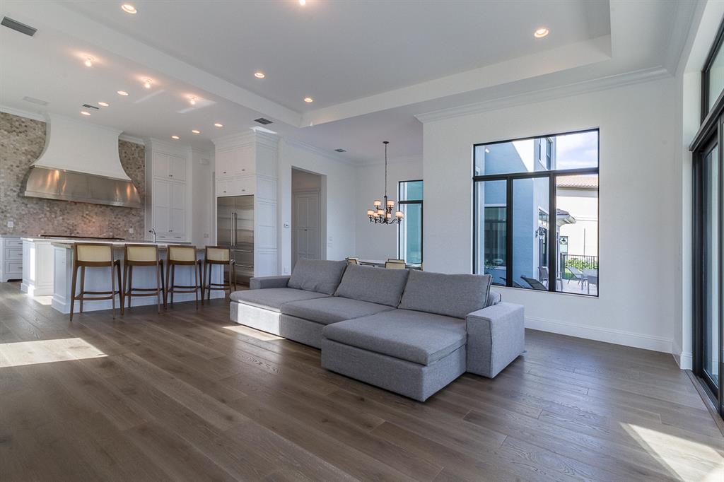 SEVEN BRIDGES - Residential