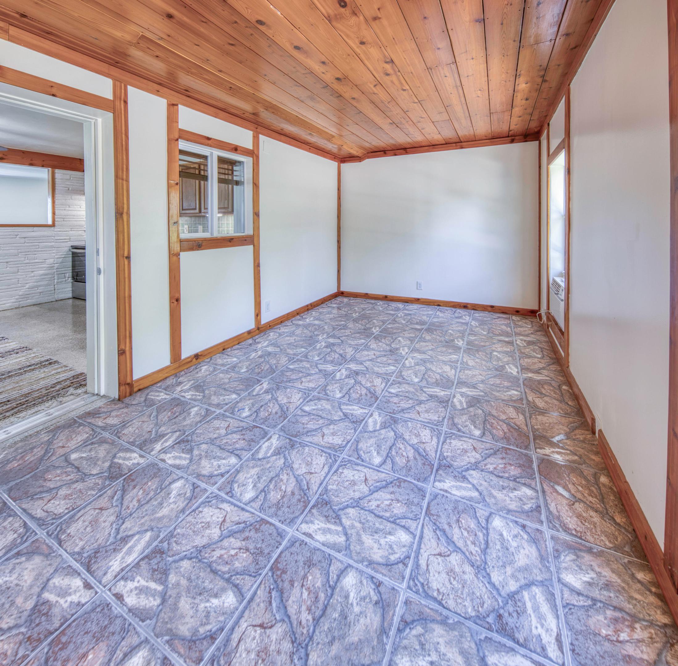 PINEWOOD HEIGHTS - Residential