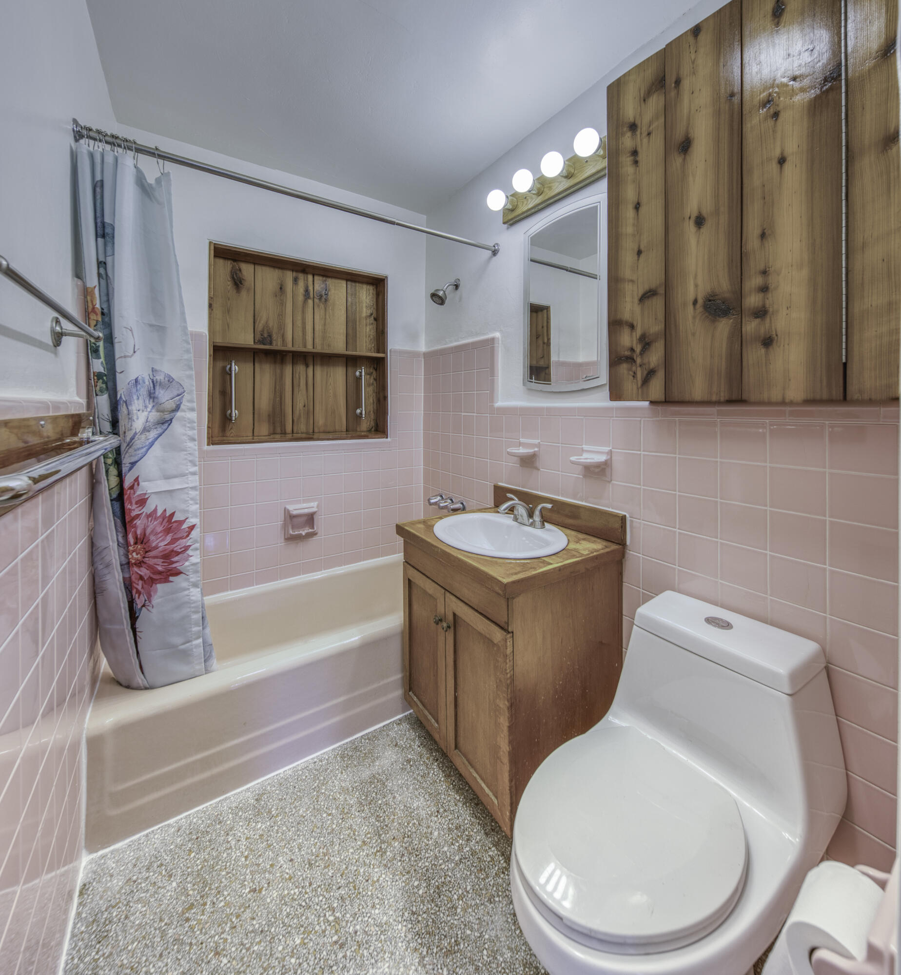 PINEWOOD HEIGHTS - Residential