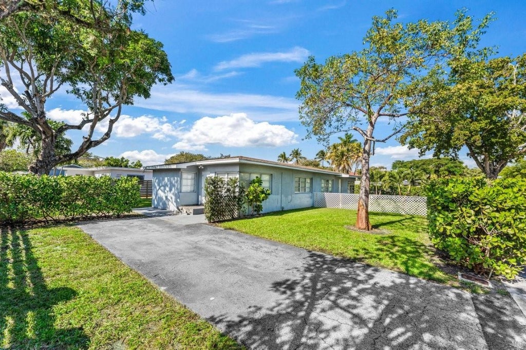 Photo of 1003 SW 4th Avenue #2, Fort Lauderdale, FL 33315 (MLS # F10544127)