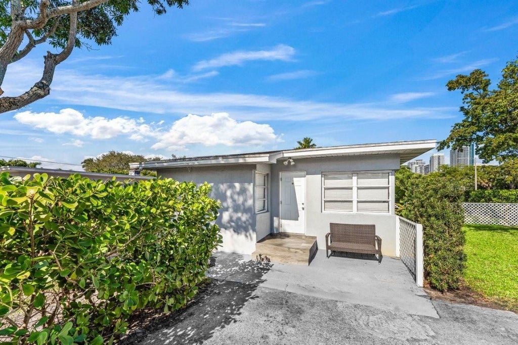 Photo of 1003 SW 4th Avenue #2, Fort Lauderdale, FL 33315 (MLS # F10544127)