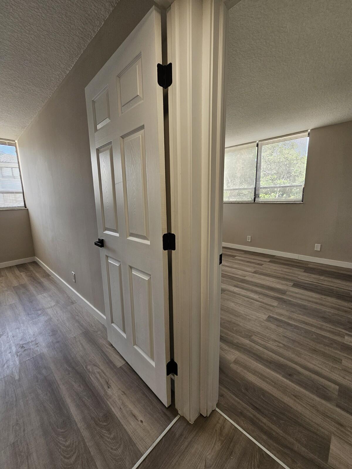 PRESIDENTIAL GOLFVIEW CONDO - Residential