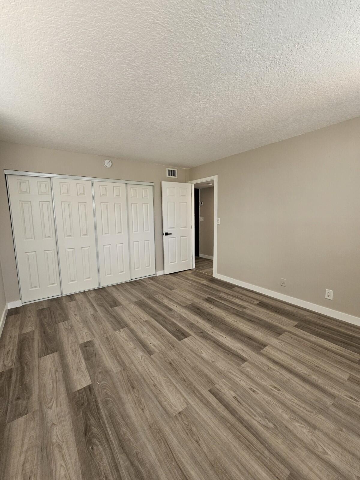 PRESIDENTIAL GOLFVIEW CONDO - Residential