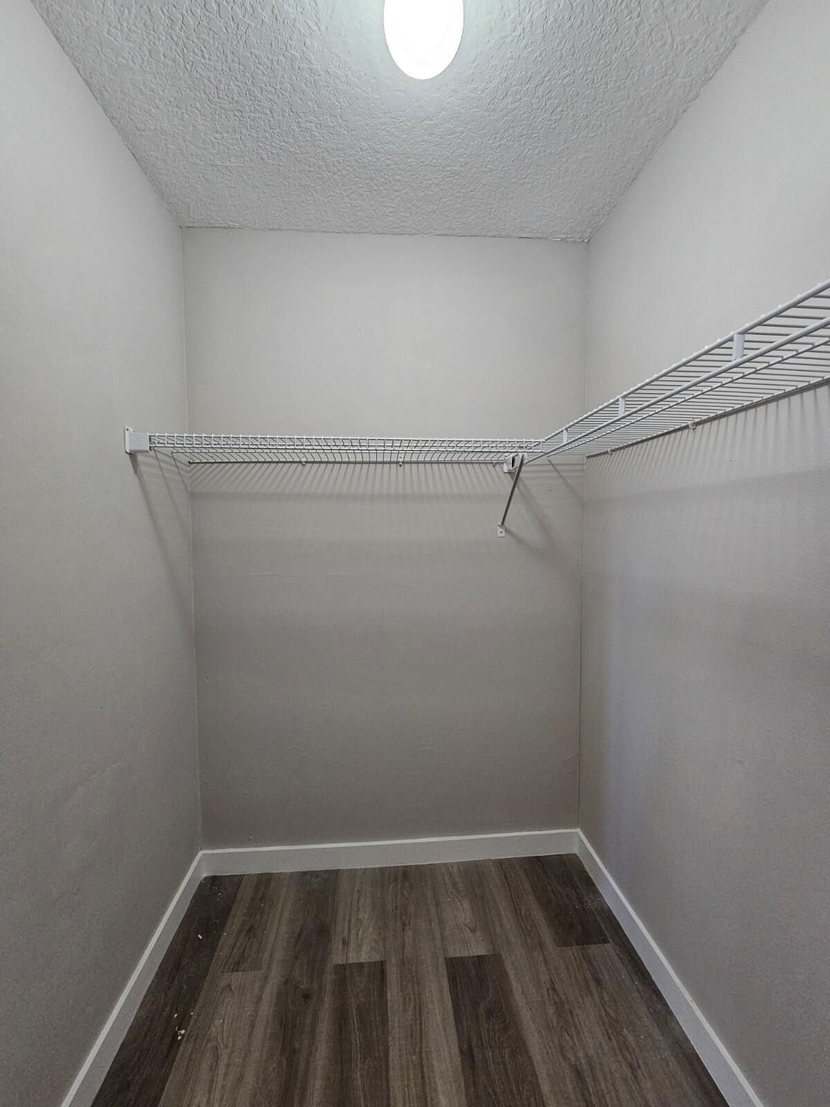 PRESIDENTIAL GOLFVIEW CONDO - Residential