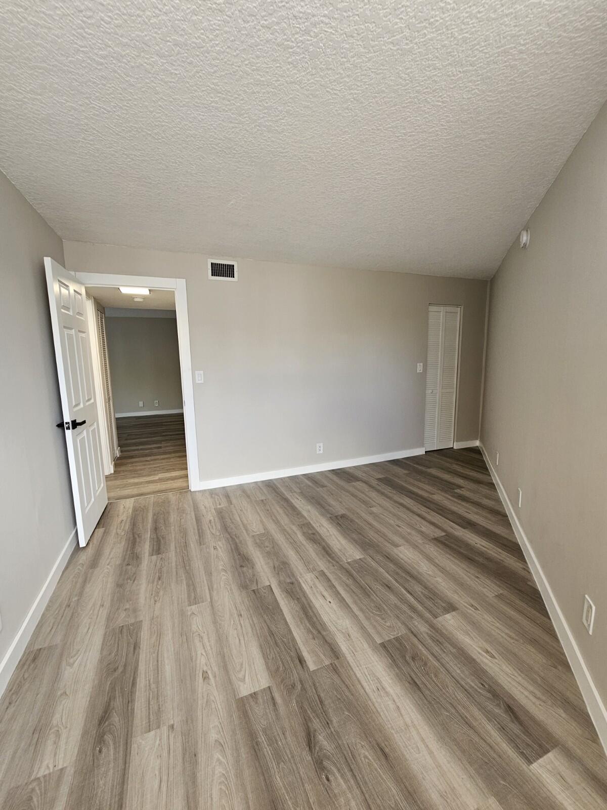 PRESIDENTIAL GOLFVIEW CONDO - Residential