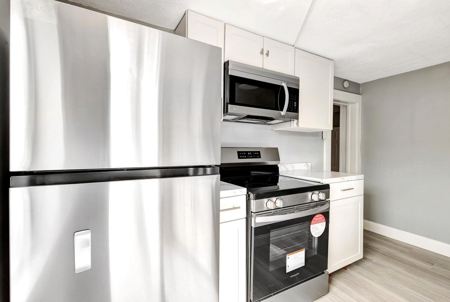 Recently renovated first floor unit featuring 2 spacious bedrooms and 1 full bathroom. Enjoy a modern kitchen with updated finishes, perfect for everyday living and entertainment.Great location in a convenient neighborhood near the beach.Available for immediate move in