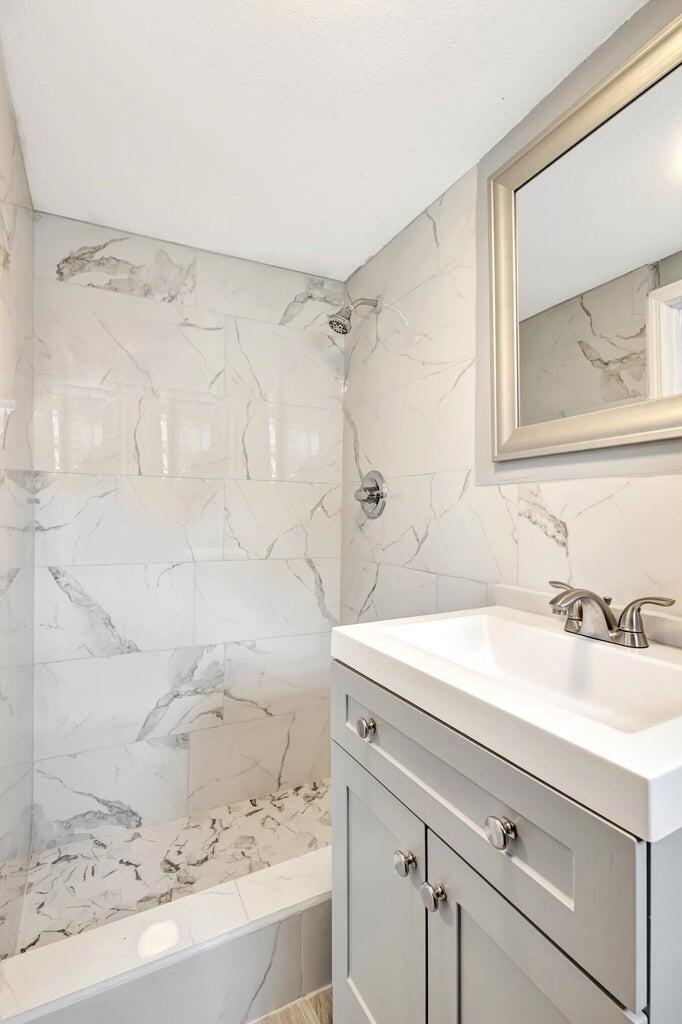 ROSEDALE - Residential Lease