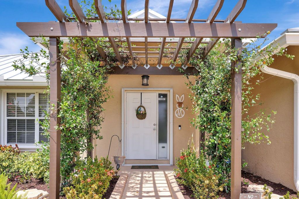 Photo of 1273 SW Mancuso Avenue, Port Saint Lucie, FL 34953 (MLS # R10974953)