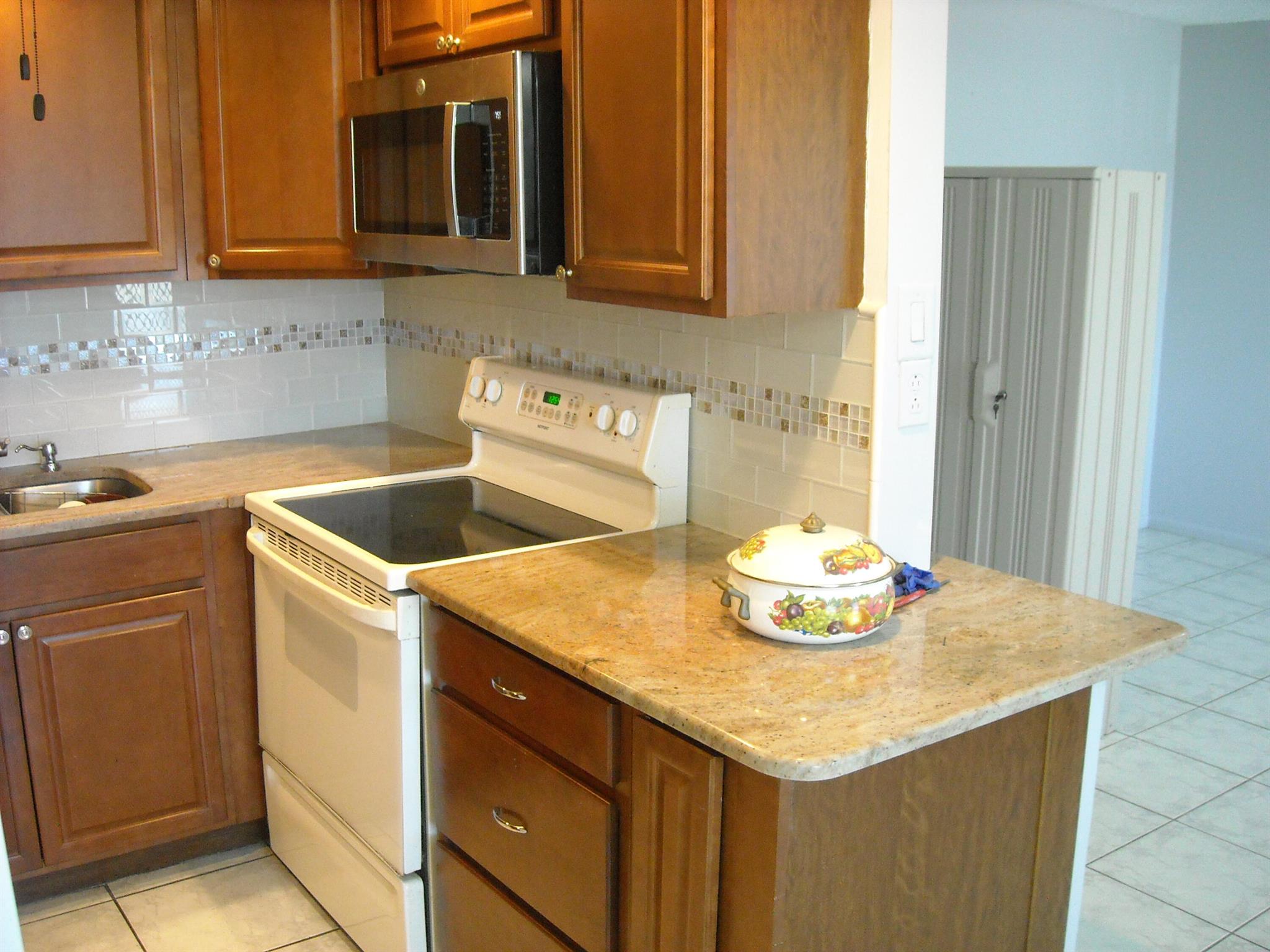 KENT CONDOS - Residential Lease