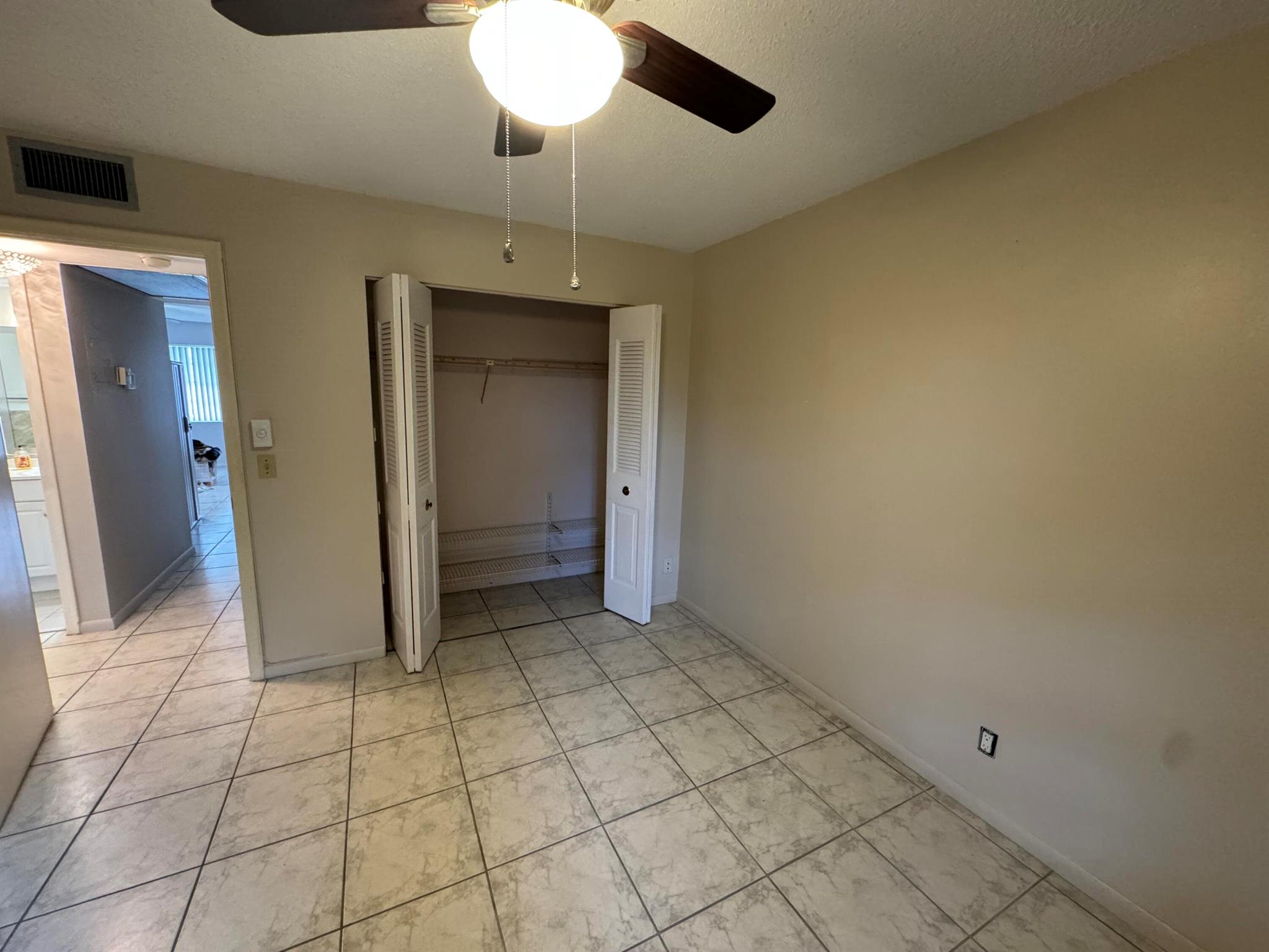 KENT CONDOS - Residential Lease