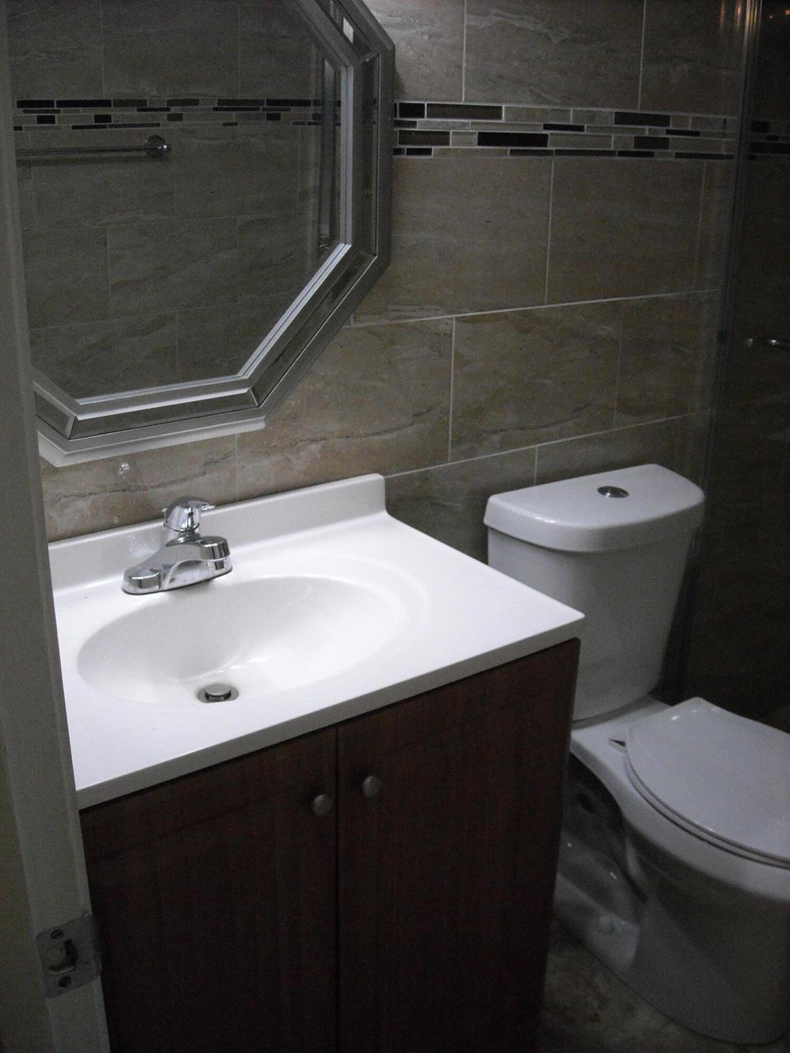 KENT CONDOS - Residential Lease