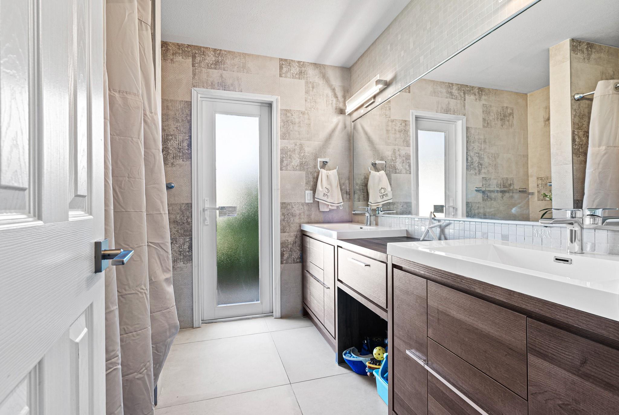 OMEGA COURT - Residential Lease