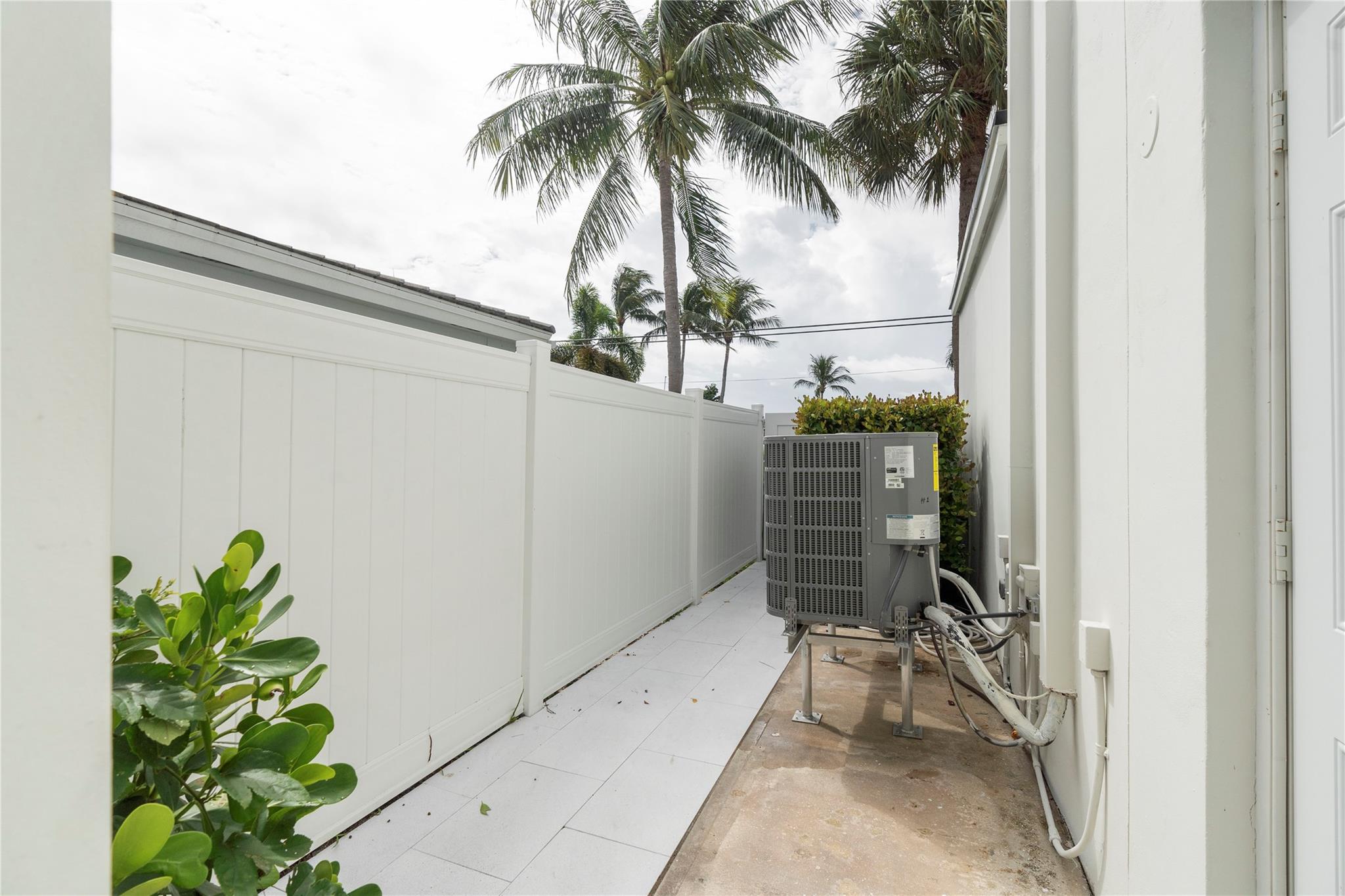 Hillsboro Harbor - Residential