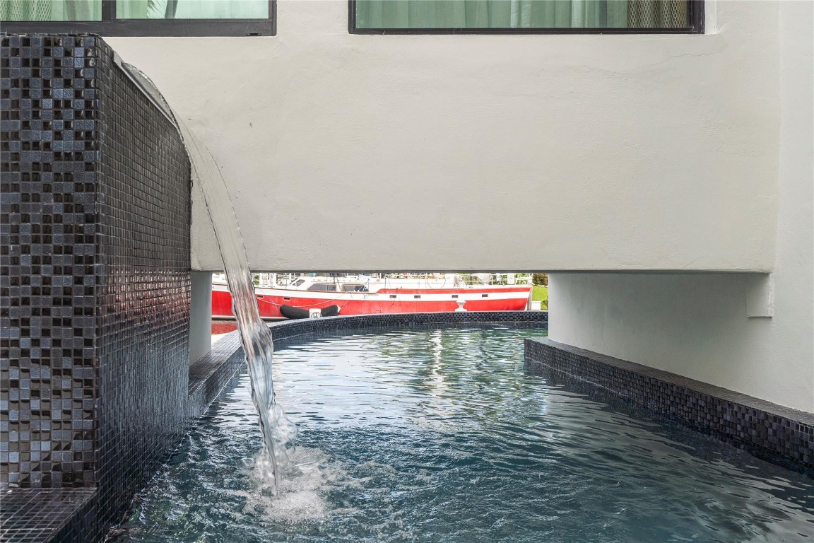 Hillsboro Harbor - Residential