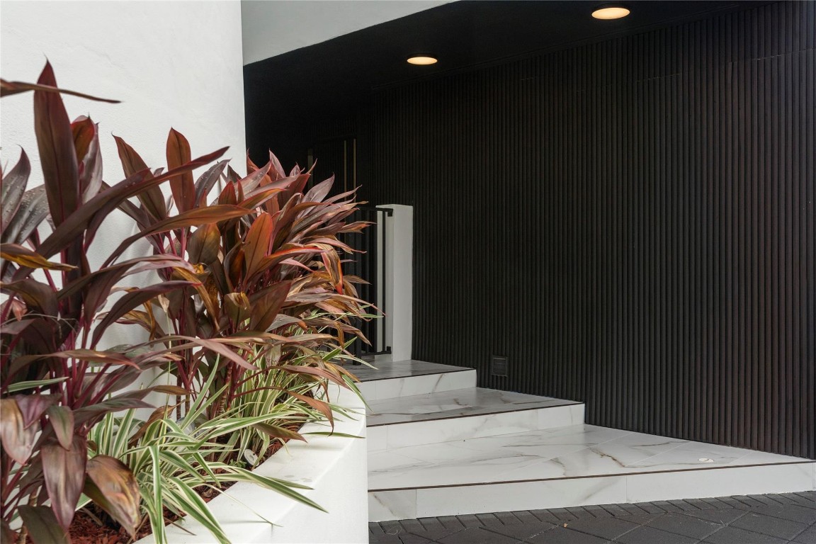 Hillsboro Harbor - Residential