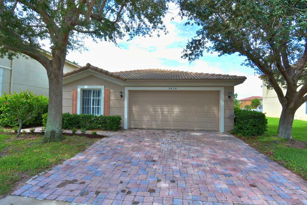 Photo of 5424 SE Graham Drive, Stuart, FL 34997 (MLS # R10903085)