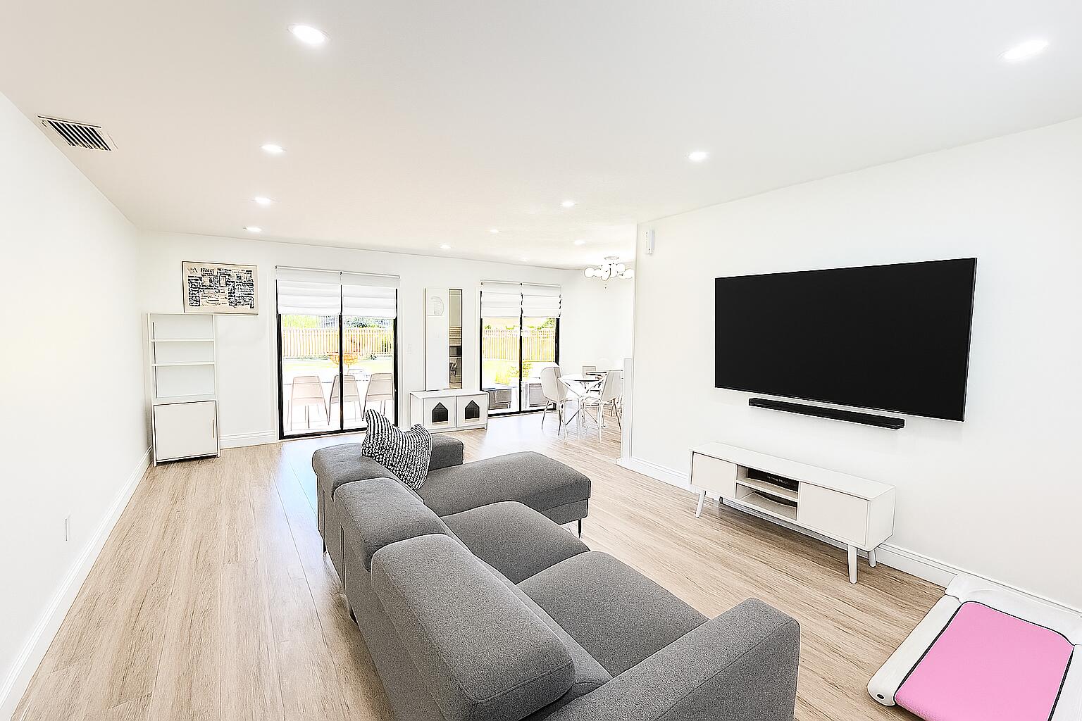 2055 SE West Dumbrooke Circle