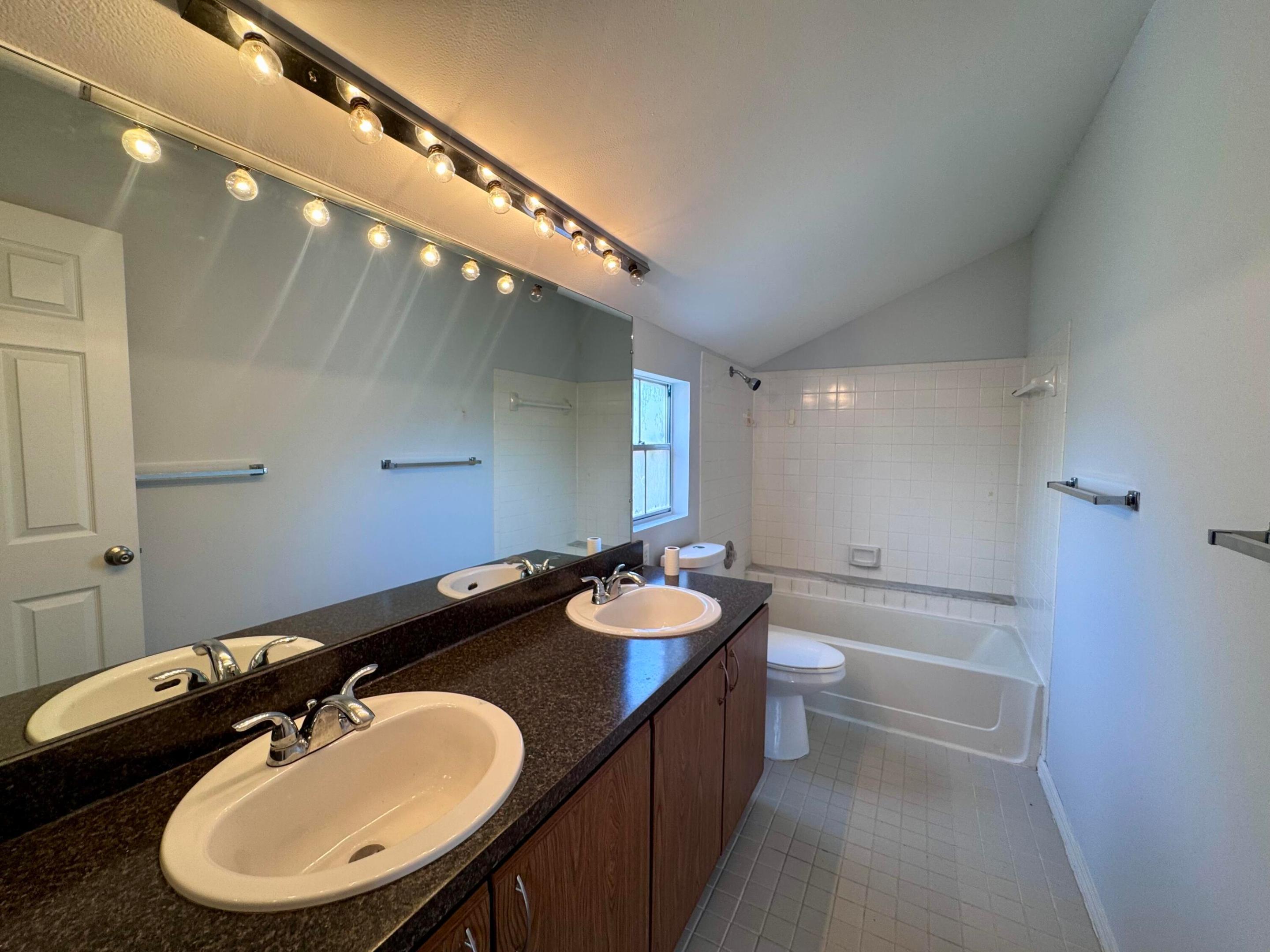 VICTORIA WOODS 2 - Residential