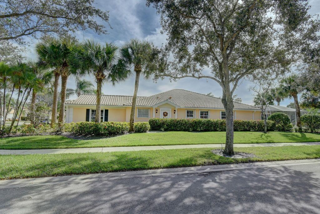 Photo of 9014 SE Hawks Nest Court, Hobe Sound, FL 33455 (MLS # R10939455)