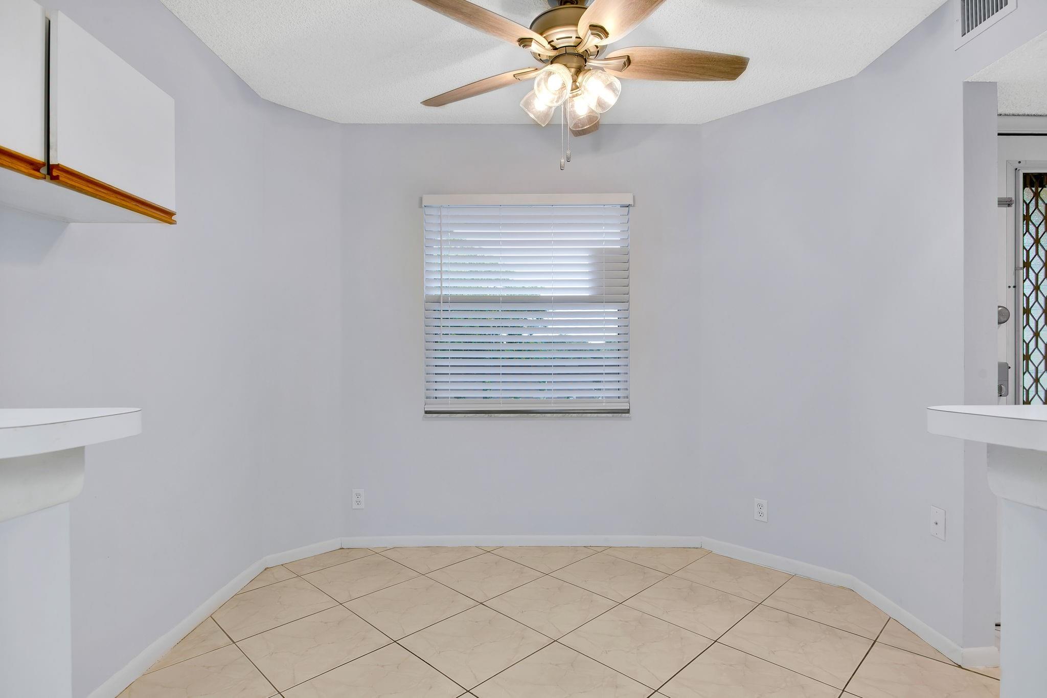1606 Abaco Dr E4