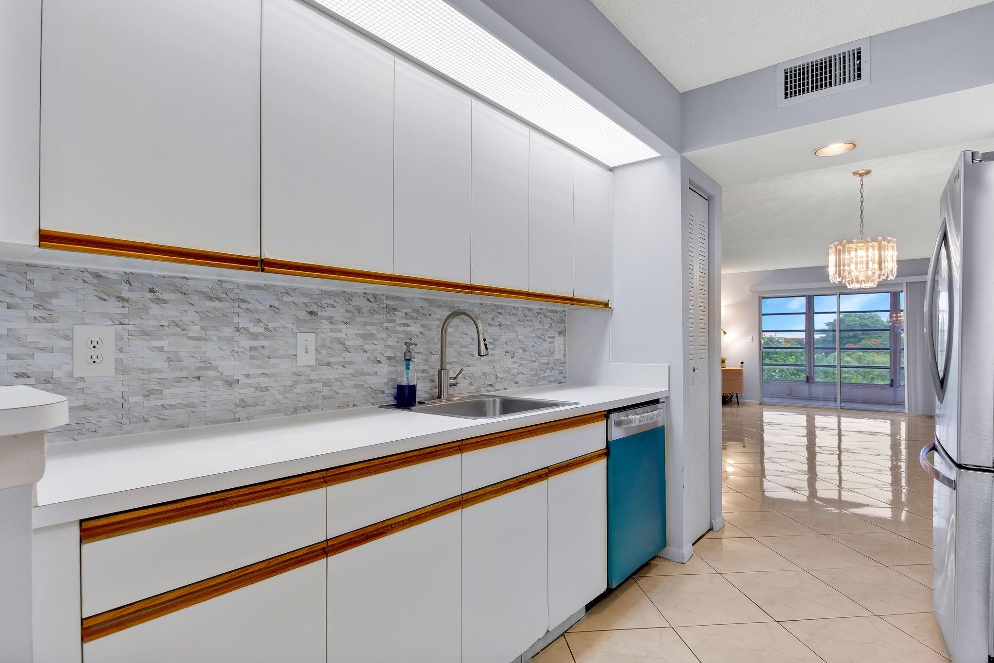 1606 Abaco Dr E4