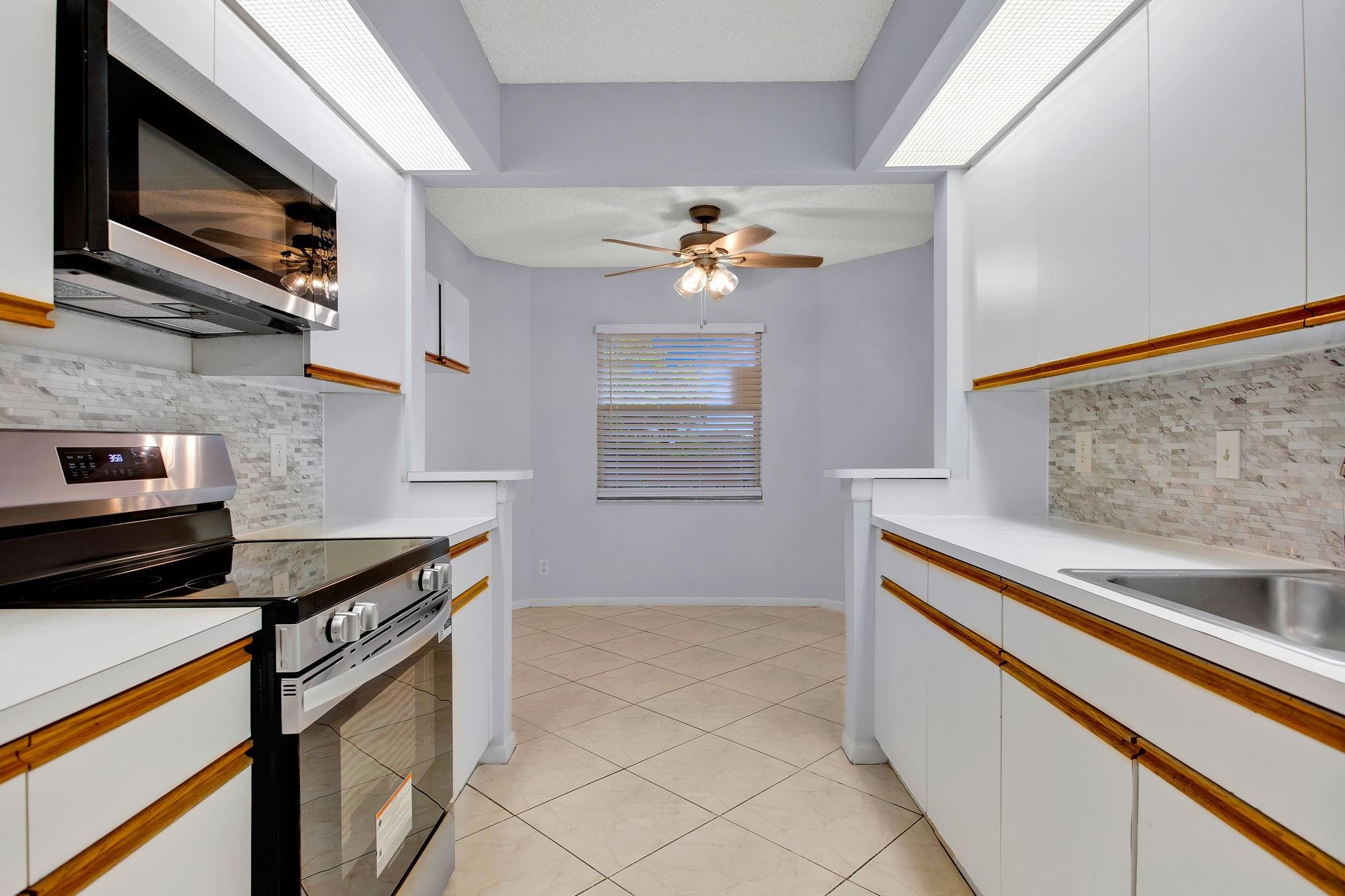 1606 Abaco Dr E4