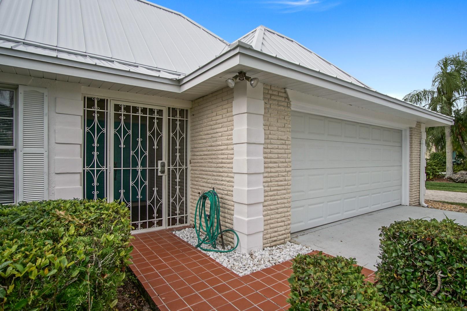 2928 SE Fairway 18