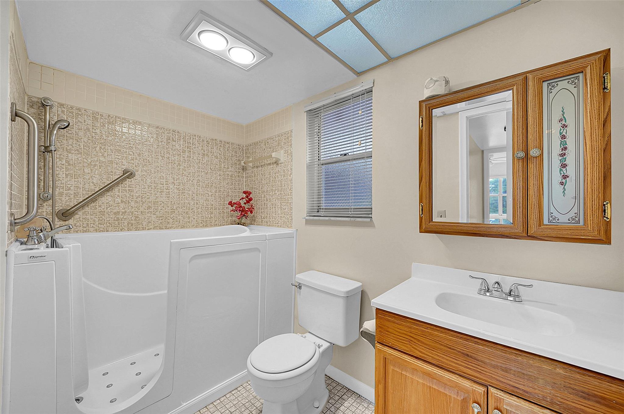 SUNRISE LAKES PHASE III - Residential