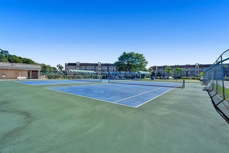 SUNRISE LAKES PHASE III - Residential