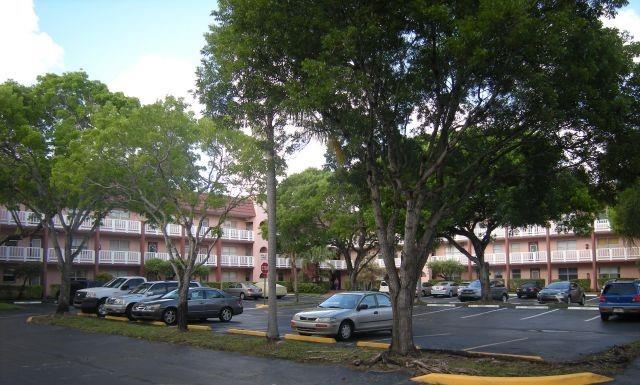 SUNRISE LAKES PHASE III - Residential