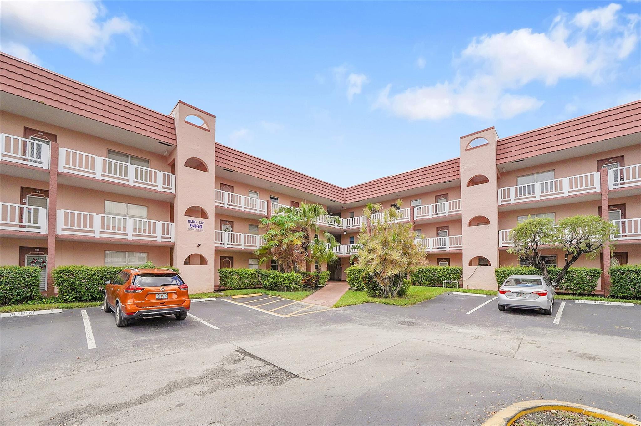 SUNRISE LAKES PHASE III - Residential