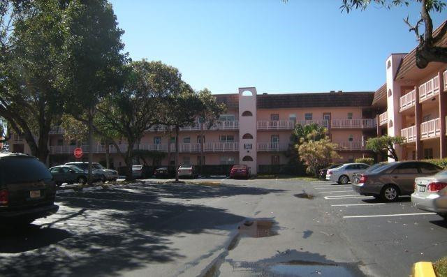 SUNRISE LAKES PHASE III - Residential