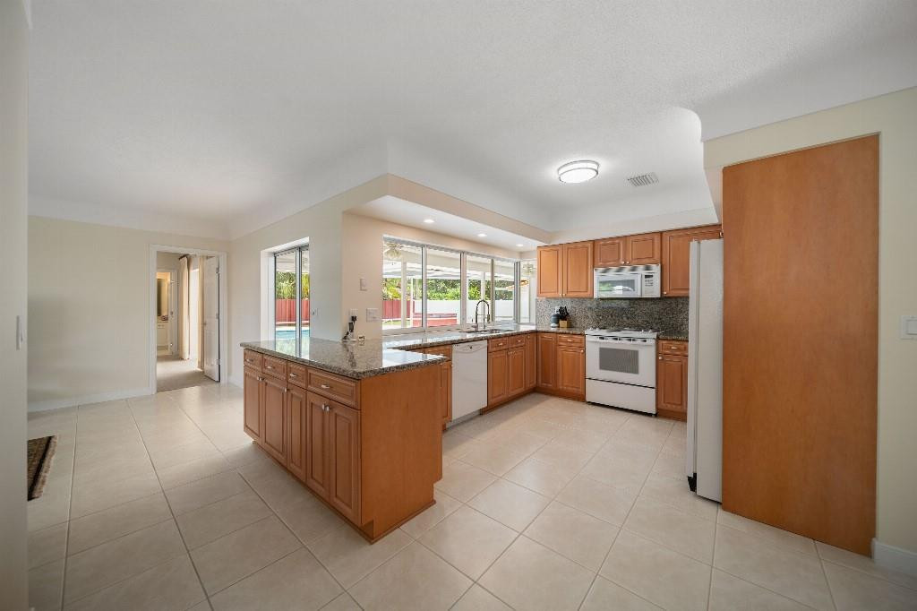 Hillsboro Isles 29-4 B - Residential